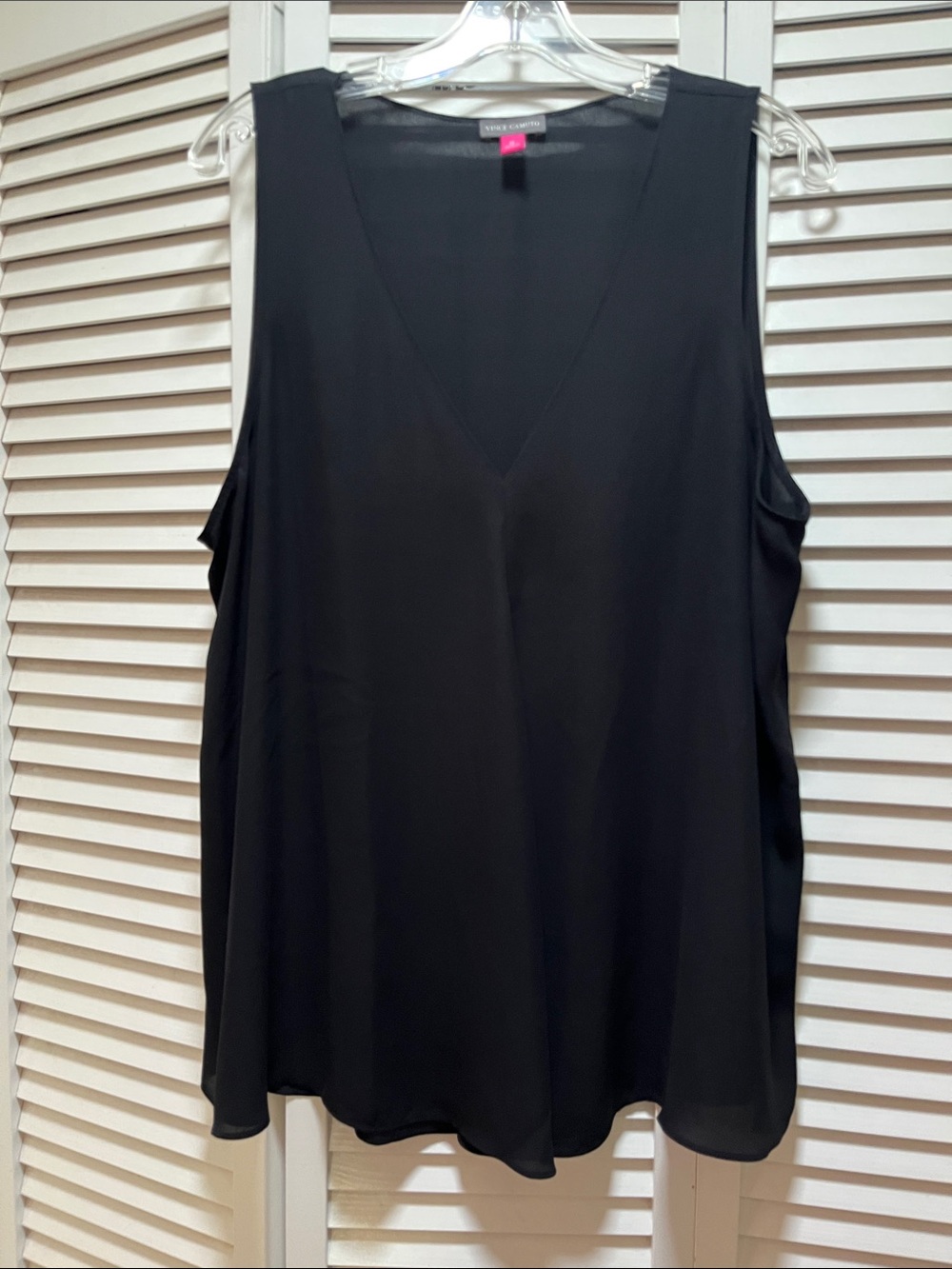 Vince Camuto Black V-Neck Flowing Camisole